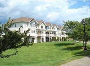 108 Mill Pond Dr, Middleville, MI