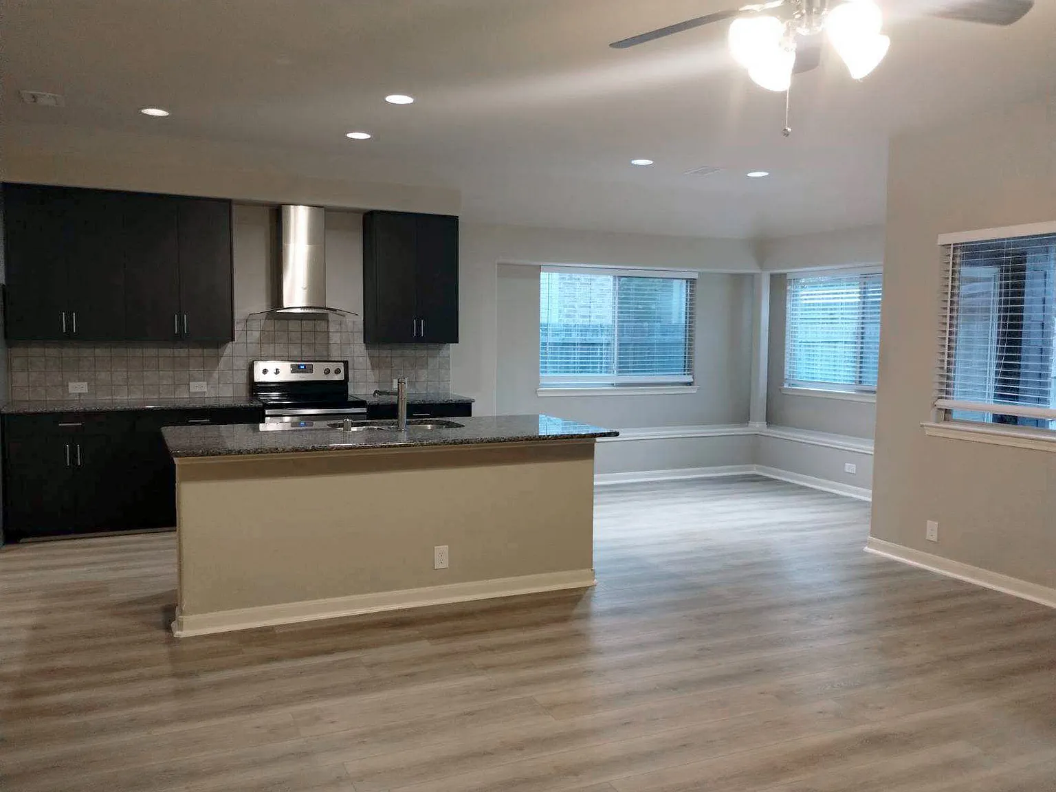 3 bed, 1769 sqft, $2,295 — Photo 2