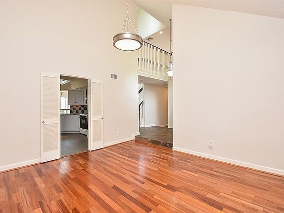 5th image of 12235 Brighton Ln