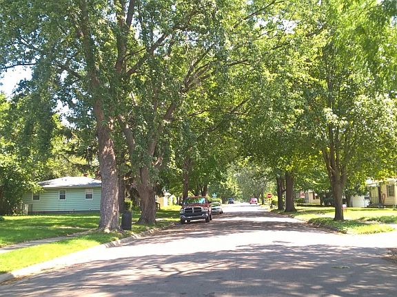 4th image of 3027 Garfield Dr