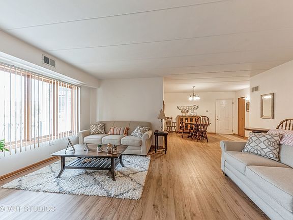 5th image of 6650 183rd St APT 1C