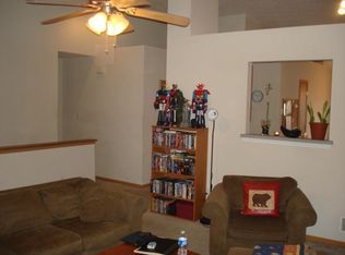 9713 River Trail Dr, Louisville, KY 40229