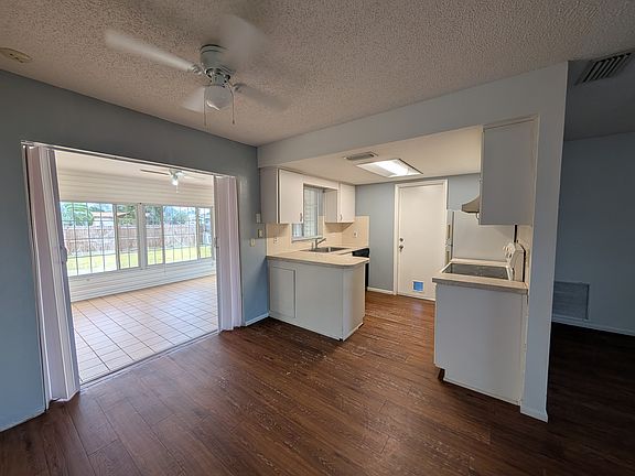 5th image of 9103 Whitman Ln