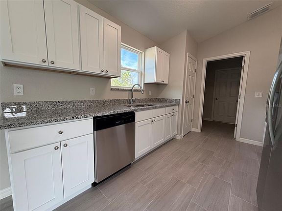 4th image of 4730 SW KERRIA COURT