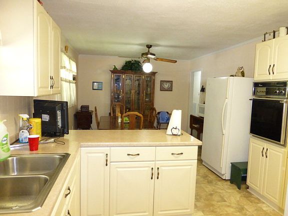 4th image of 410 Lanham St