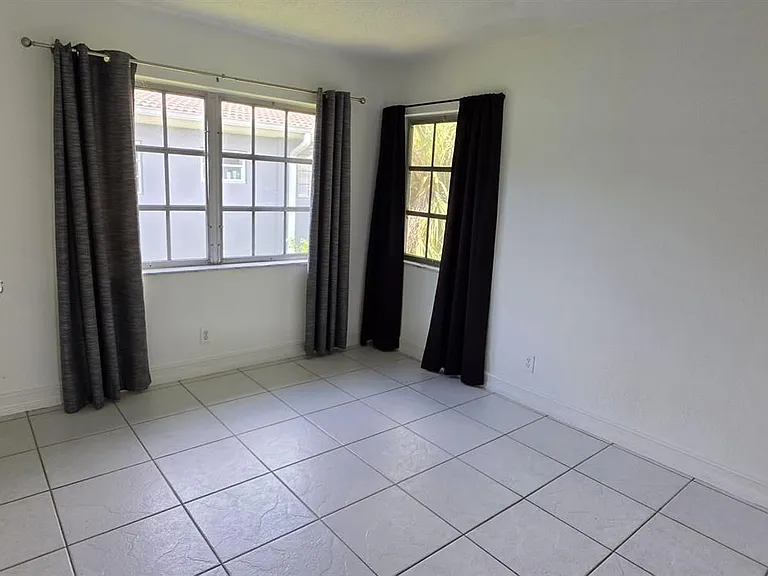 1431 S 14th Ave #217 — Photo 35