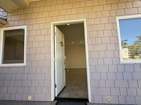 5th image of 251 Walnut Dr