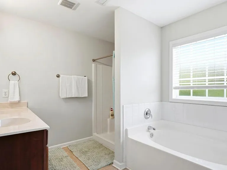 553 Montego Ct — Photo 15