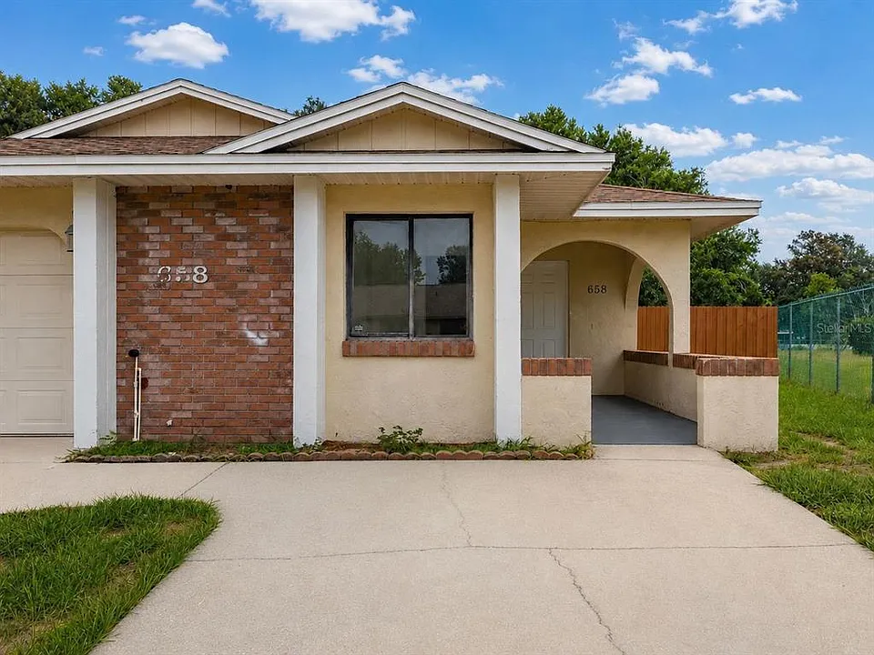 658 Royalty Ct