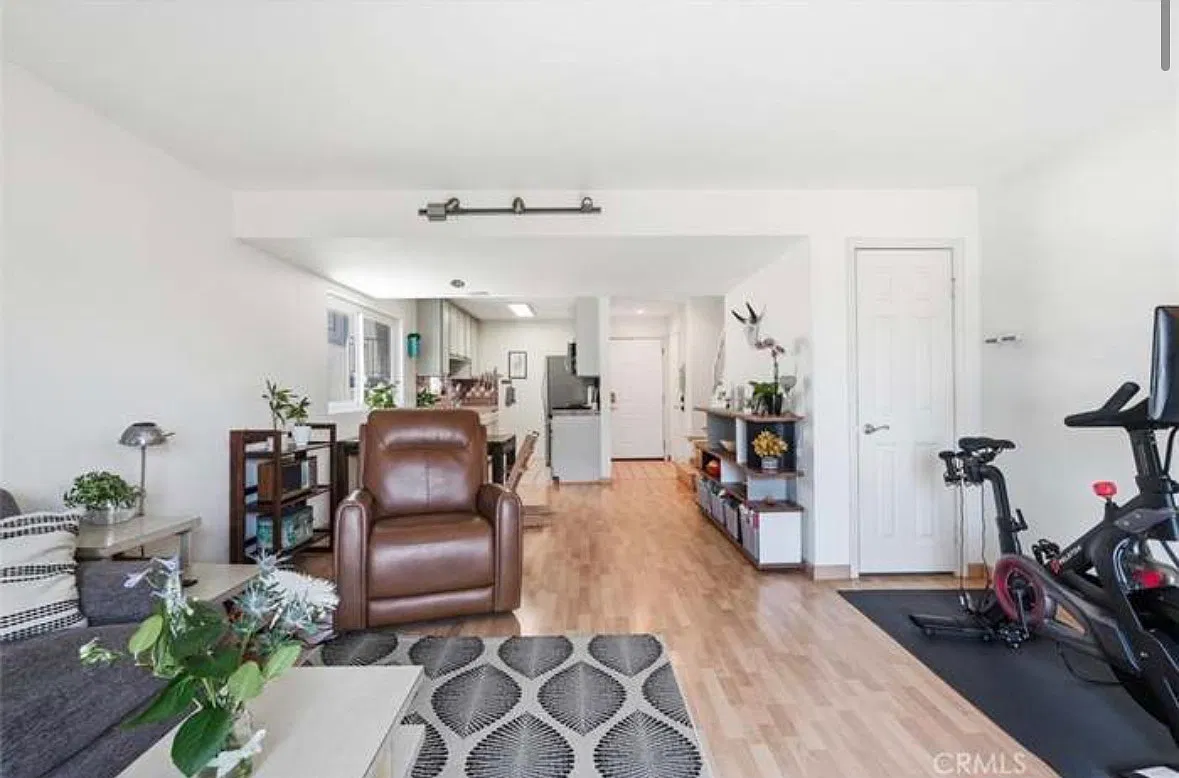 2 bed, 2.5 bath, 955 sqft, $2,800 — Photo 2