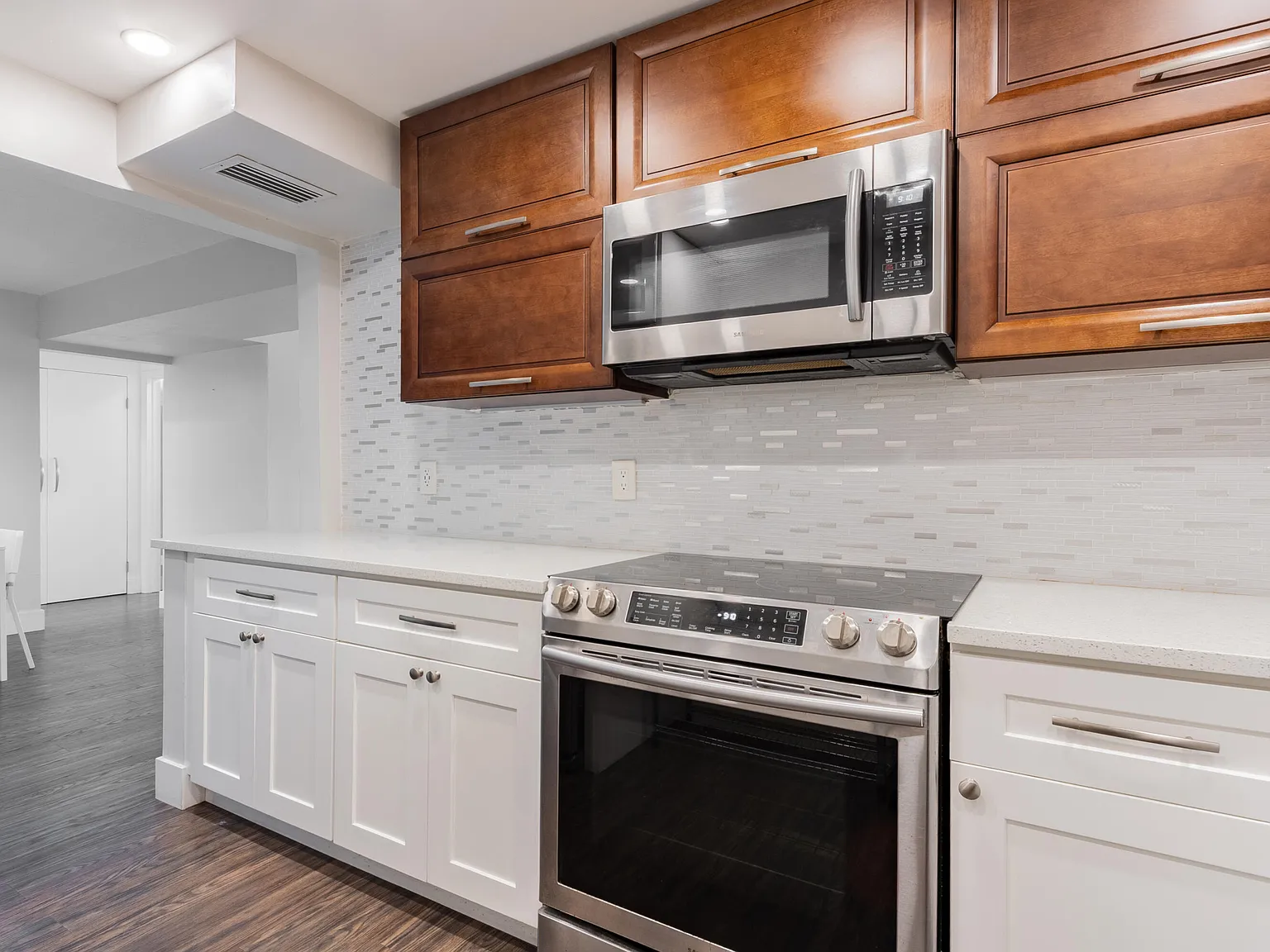 2 bed, 2.0 bath, 1080 sqft, $2,100 — Photo 3