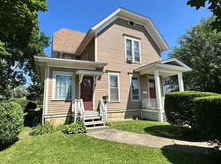419-421 N Spring St, Elgin, IL 60120