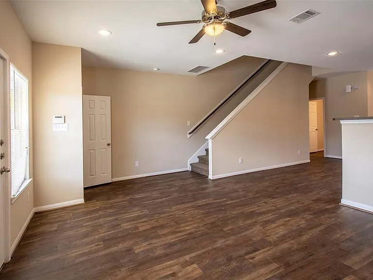 8142 Cabot St — Photo 10