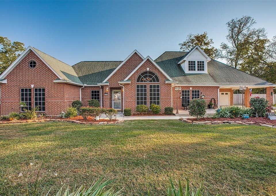 1st image of 118 River Oaks Dr
