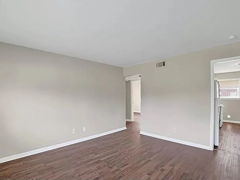 508 Vanderbilt St #C — Photo 6