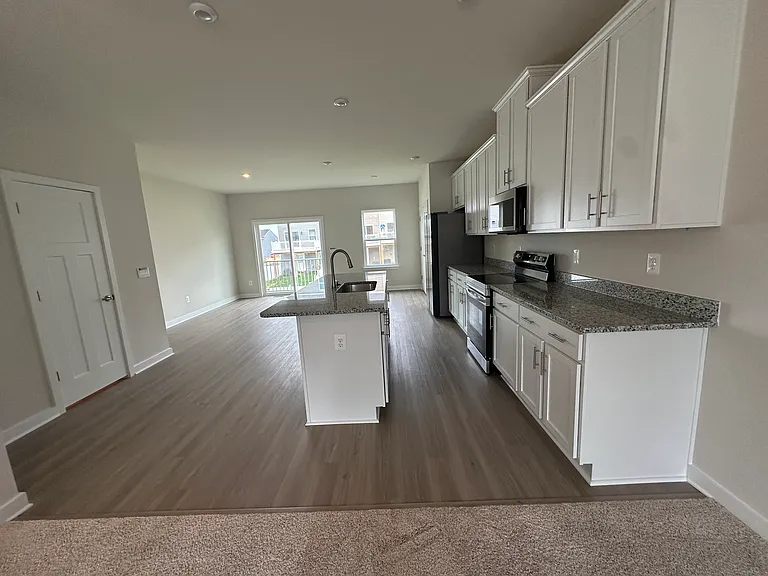 212 Huntwellwest Blvd — Photo 35