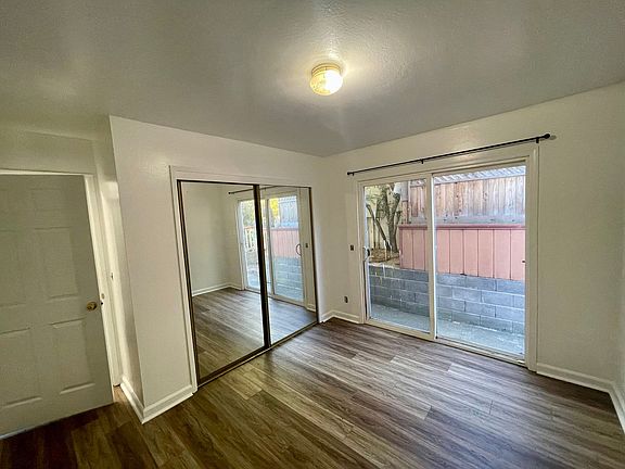 2nd image of 871 Hawthorne St #B