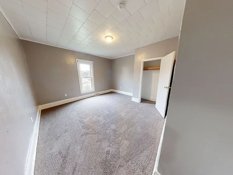 33 Westminster Avenue — Photo 23