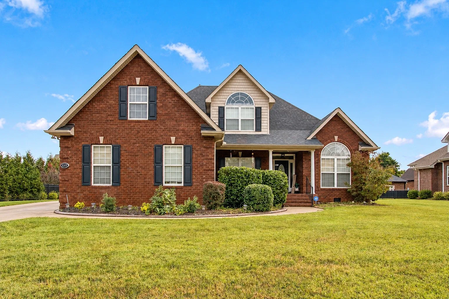 4 bed, 3.0 bath, 2522 sqft, $3,000 — Photo 3