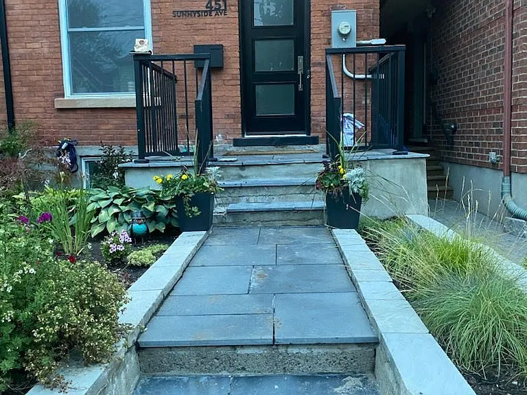 451 Sunnyside Ave — Photo 3