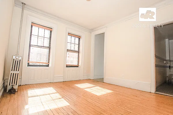 Rented by Jonis Realty | media 1