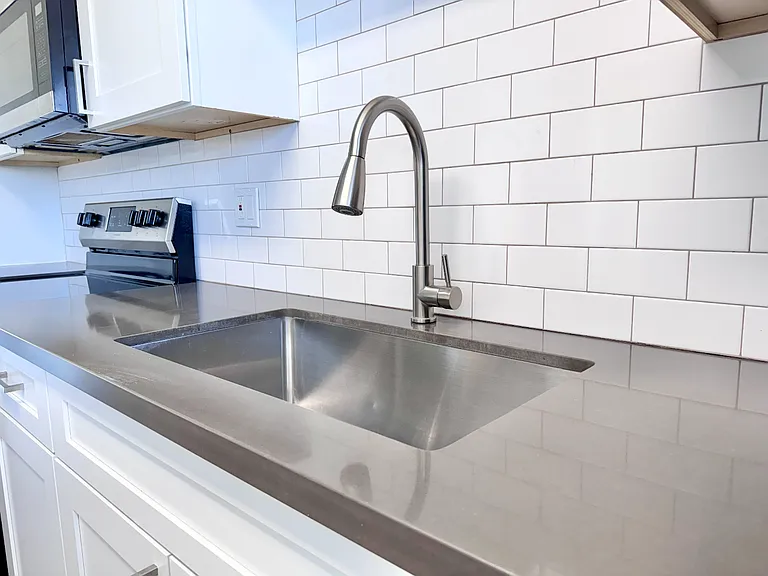 402 N 10th St #6 — Photo 5