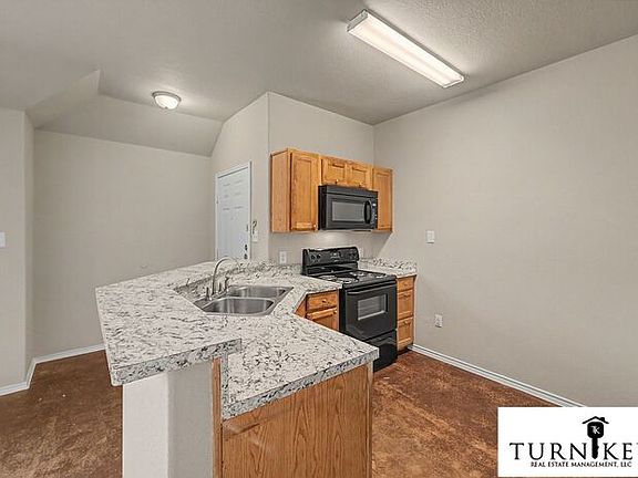 3rd image of 121 Lindas Creek Ln