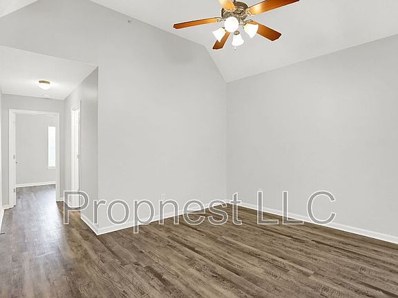 4th image of 771 Barrington Woods Cv #4