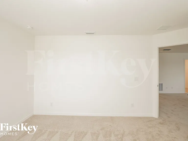 5086 Royal Point Ave — Photo 10