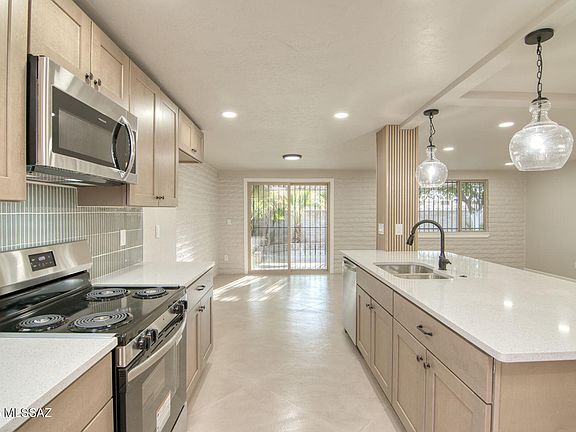 5th image of 1443 S Park Ln