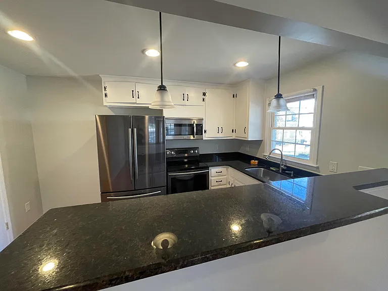 2627 Davis St — Photo 5