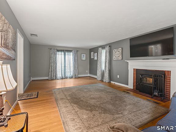 4th image of 519 Brewster Road
