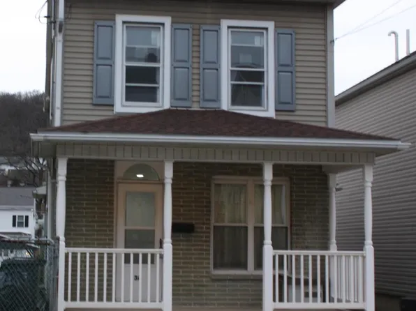 36 Chestnut St, Cressona, PA 17929