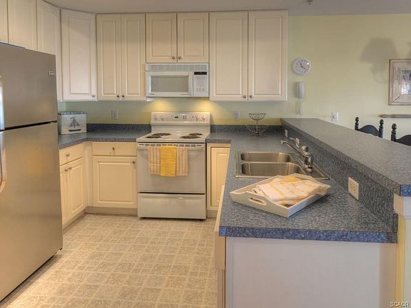 3rd image of 4200 Sand Piper Dr