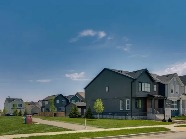 76 W Heirloom Dr SE, Calgary, AB T3M 2M6