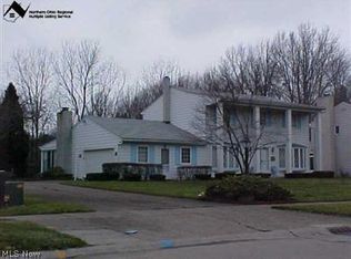 264 Woodstock Dr, Avon Lake, OH 44012
