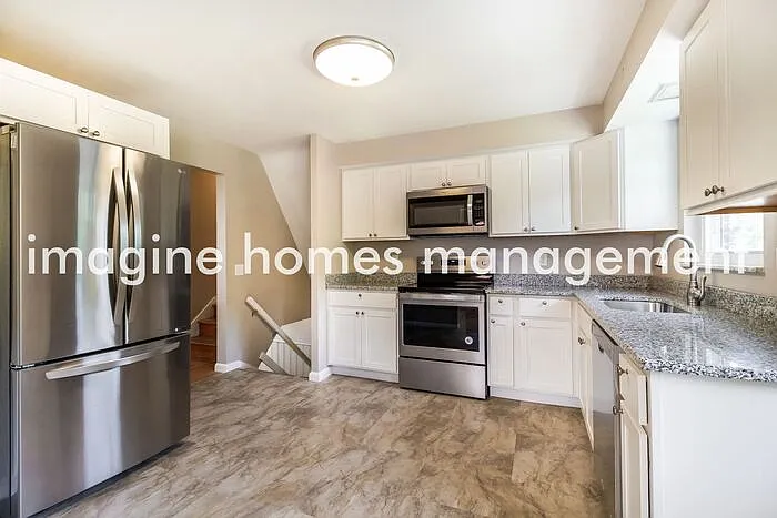 607 W Kemper Rd — Photo 6