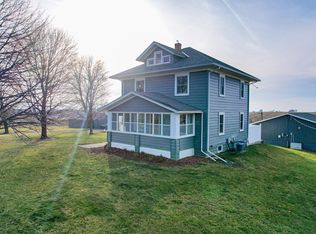 7726 S Glen Rd, Polo, IL 61064