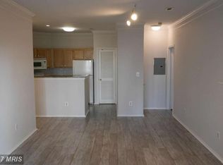 13058 Autumn Woods Way APT 102, Fairfax, VA 22033