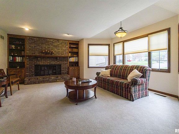 5th image of 6203 N Suffolk Dr