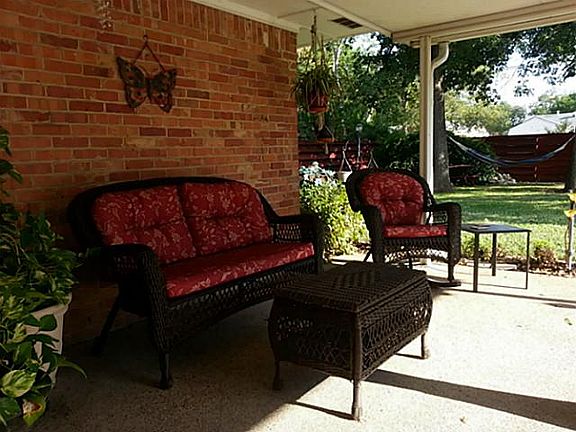 5th image of 422 Kingston Dr