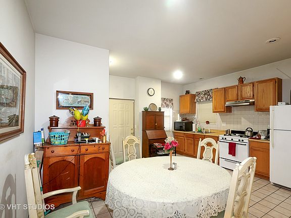 4th image of 638 E Oakwood Blvd