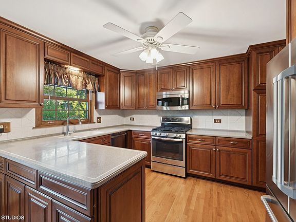 4th image of 2562 N Douglas Ave