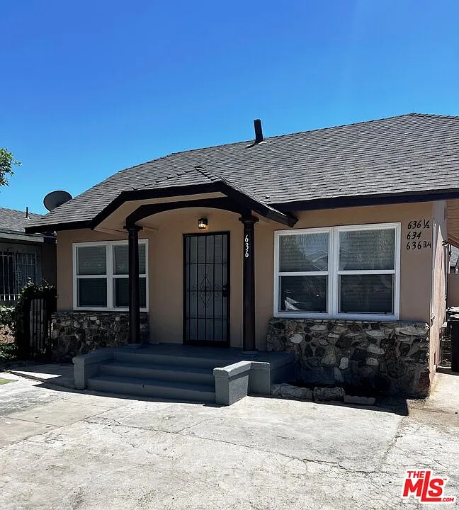 3 bed, 1.0 bath, $3,200 — Photo 1