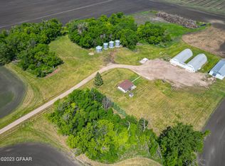 822 Eagle Ave NE, Reynolds, ND 58275