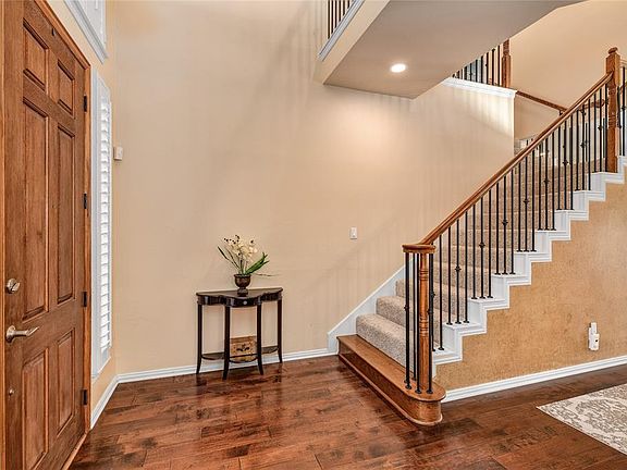5th image of 1012 Glen Chester Dr