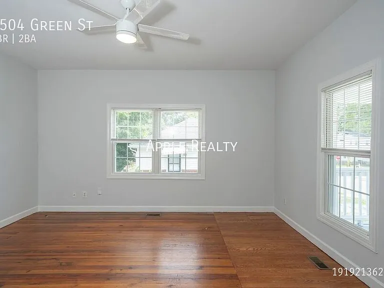 2504 Green St — Photo 2