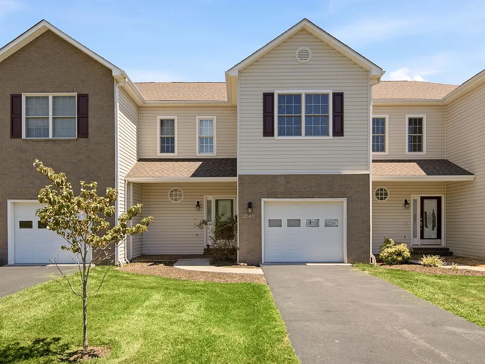 2645 Blossom Trl E