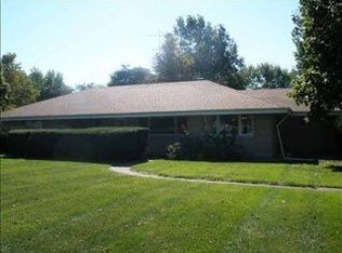 305 W Cooper St, Colfax, IL 61728