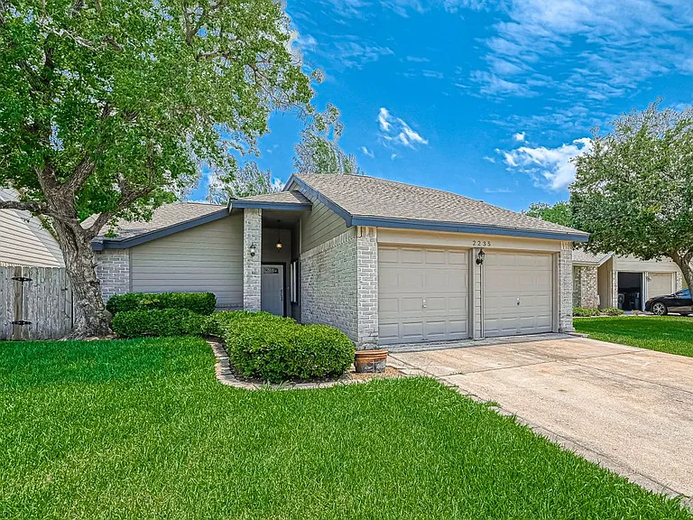 2235 Sentinal Oaks St — Photo 34